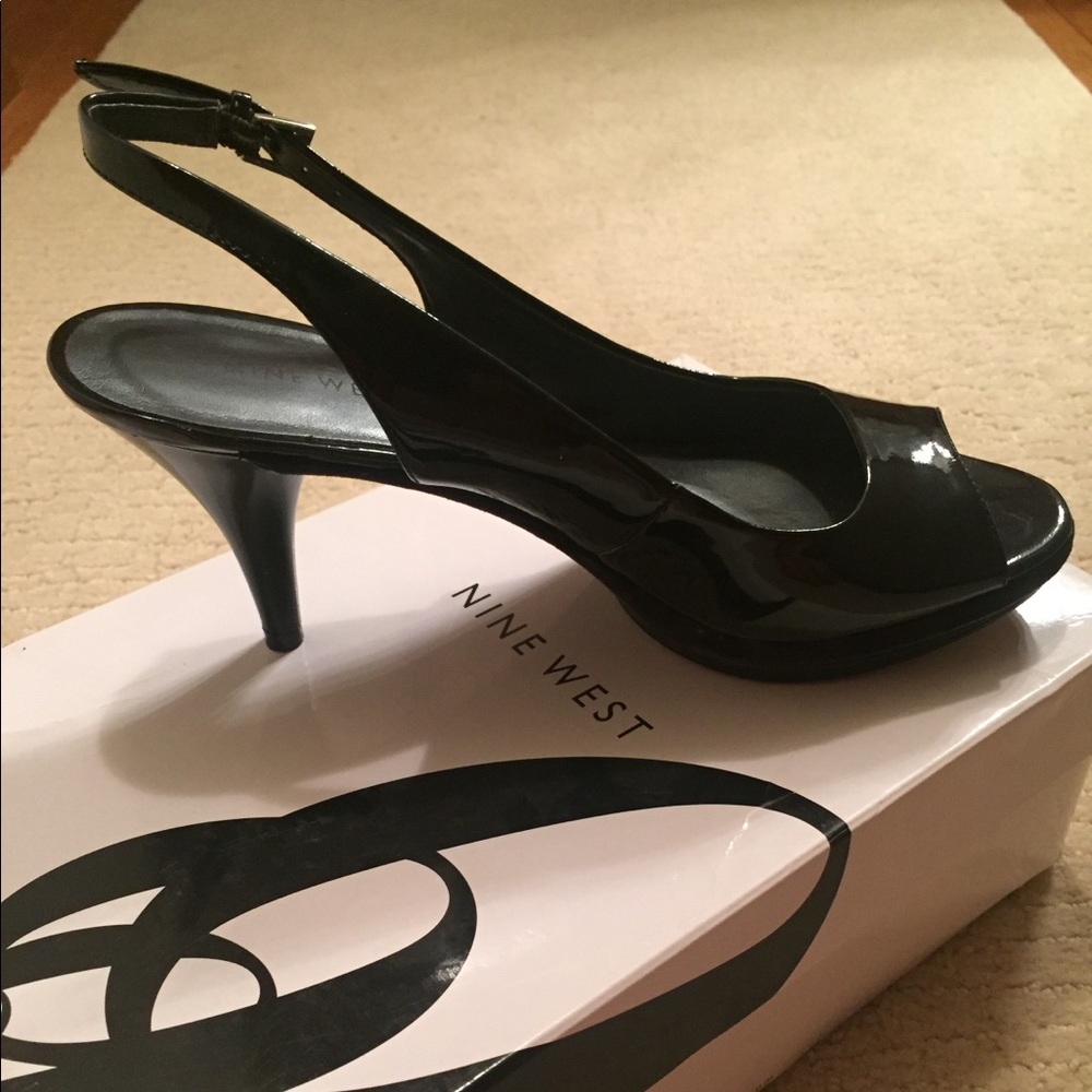 Nine West “Sharina” Pump